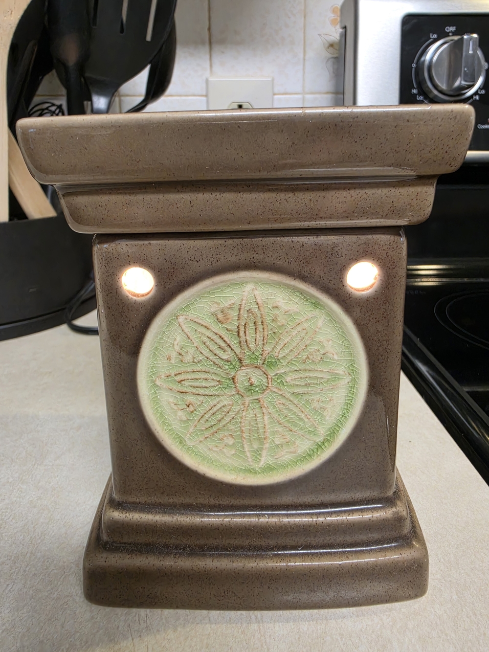 Scentsy Brown Ceramic Wax Warmer with Green Floral Medallion